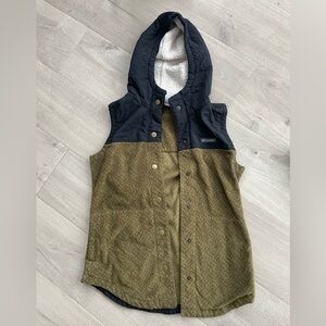 Columbia Overlay Fleece Vest in Olive Green and Black